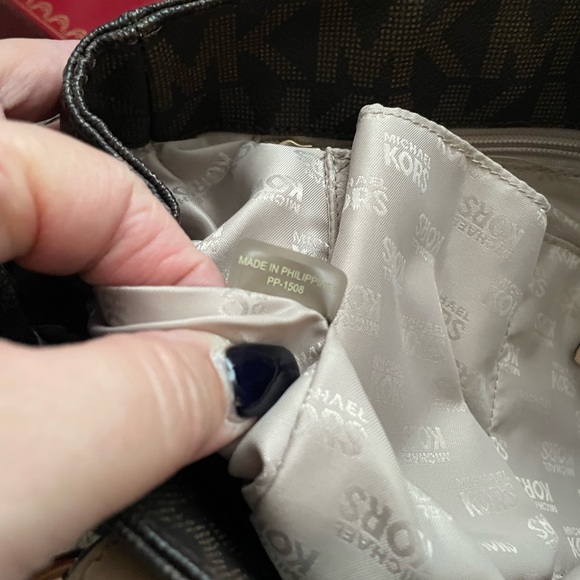 ✨ Michael Kors Signature Monogram Brown Leather Print Shoulder Bag✨LIKE NEW - Picture 13 of 14